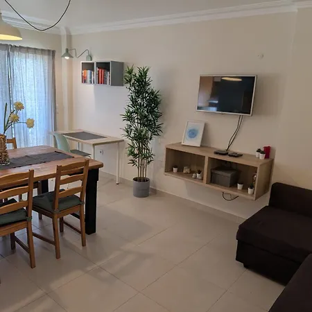 Apartment Baleal: Sunshine By The Pool Ferrel (Leiria)