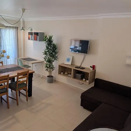 Baleal: Sunshine By The Pool *