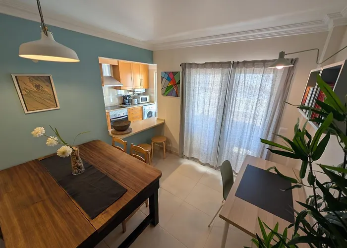 Baleal: Sunshine By The Pool *